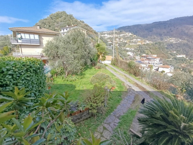 villa indipendente in vendita a Montignoso