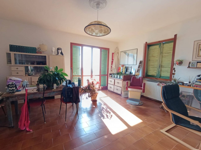 villa indipendente in vendita a Montignoso