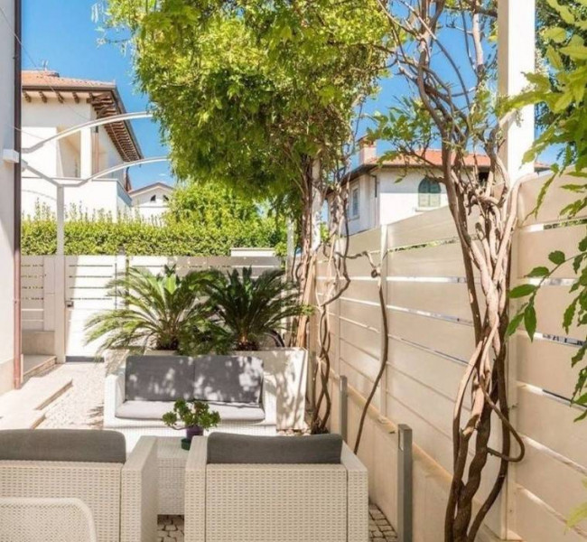 casa indipendente in vendita a Forte dei Marmi