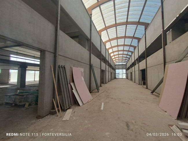 Locale commerciale in vendita a Pietrasanta