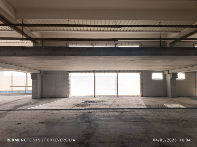 Locale commerciale in vendita a Pietrasanta