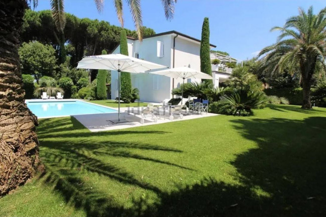 Villa in vendita a Forte dei Marmi