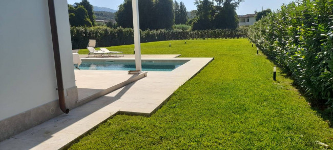 villa indipendente in vendita a Pietrasanta
