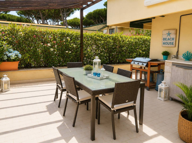 Villa quadrifamiliare in vendita a Montignoso