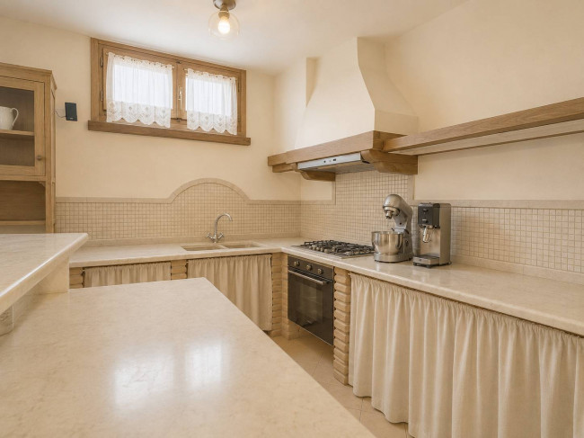villa for sale in Montignoso