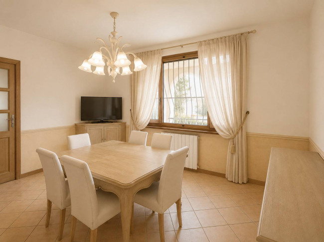 villa for sale in Montignoso