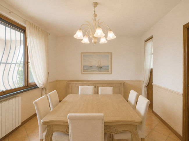 villa for sale in Montignoso
