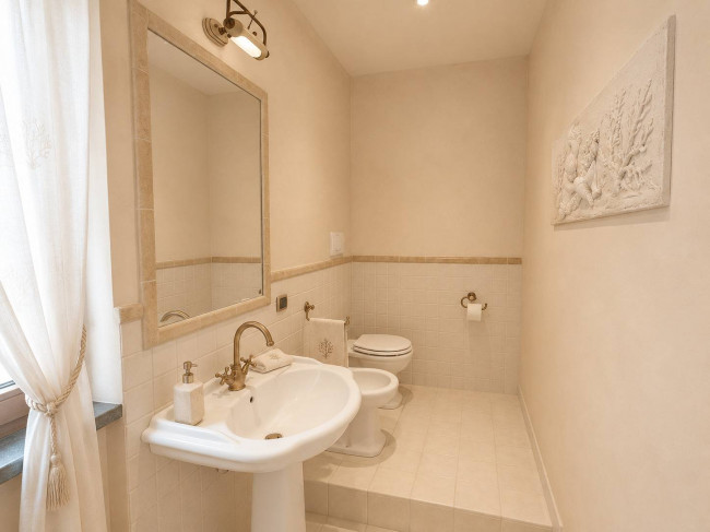 villa for sale in Montignoso