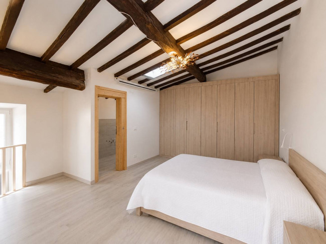 casa indipendente in vendita a Seravezza
