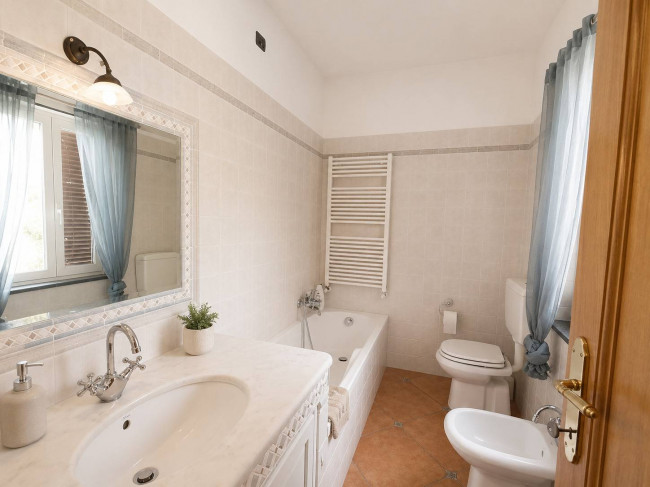 villa indipendente in vendita a Pietrasanta