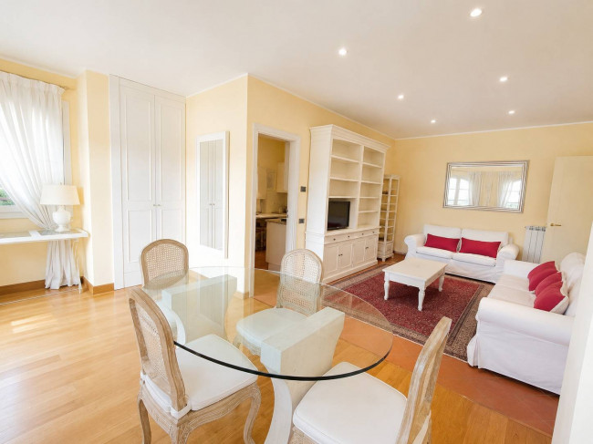 villa bifamiliare in vendita a Forte dei Marmi
