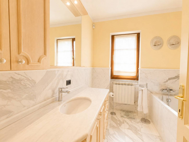 villa bifamiliare in vendita a Forte dei Marmi