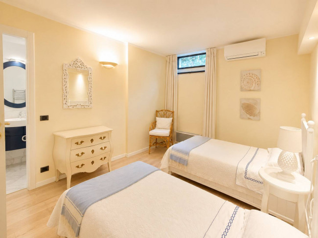 villa bifamiliare in vendita a Forte dei Marmi