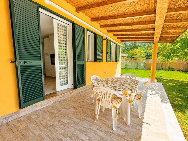 villa bifamiliare in affitto a Massa