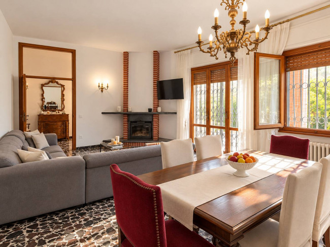 villa indipendente in vendita a Forte dei Marmi