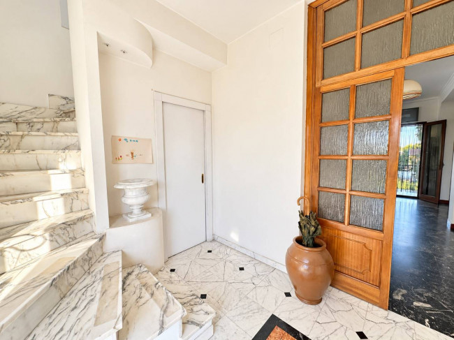 Appartamento in Villa in vendita a Massa