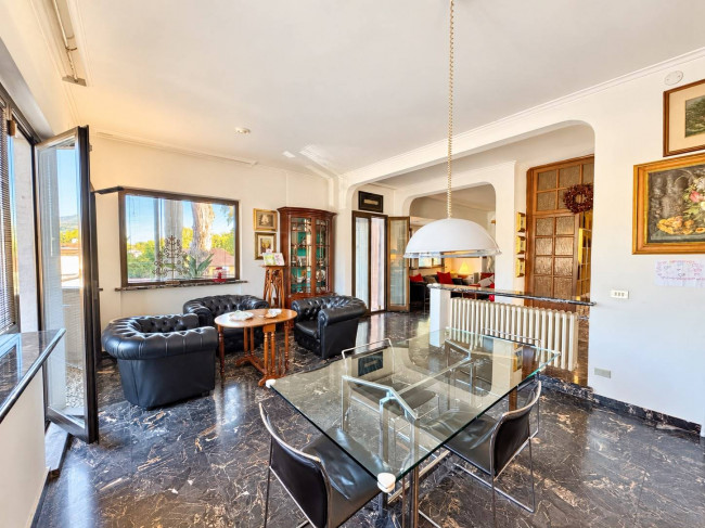 Appartamento in Villa in vendita a Massa