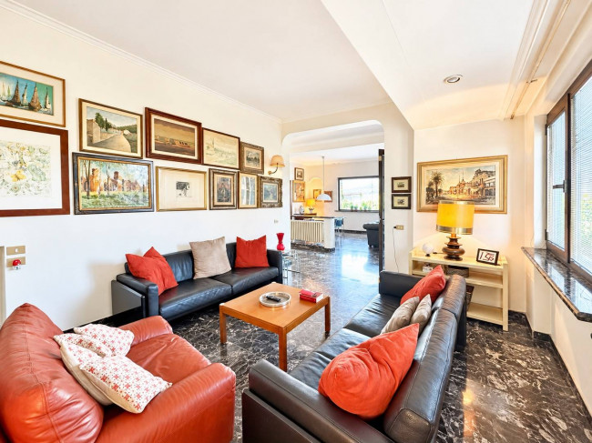 Appartamento in Villa in vendita a Massa