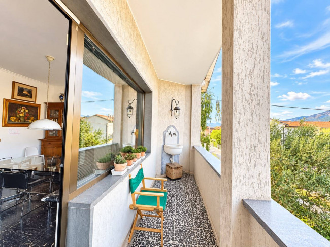 Appartamento in Villa in vendita a Massa