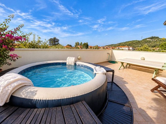 villa indipendente in affitto a Pietrasanta