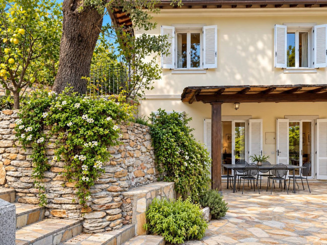 Villa in vendita a Pietrasanta