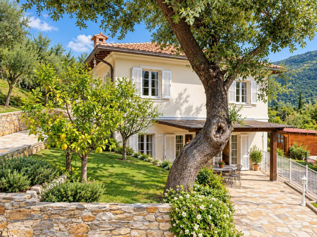 Villa in vendita a Pietrasanta