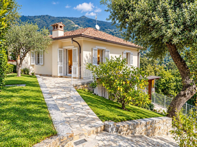 Villa in vendita a Pietrasanta