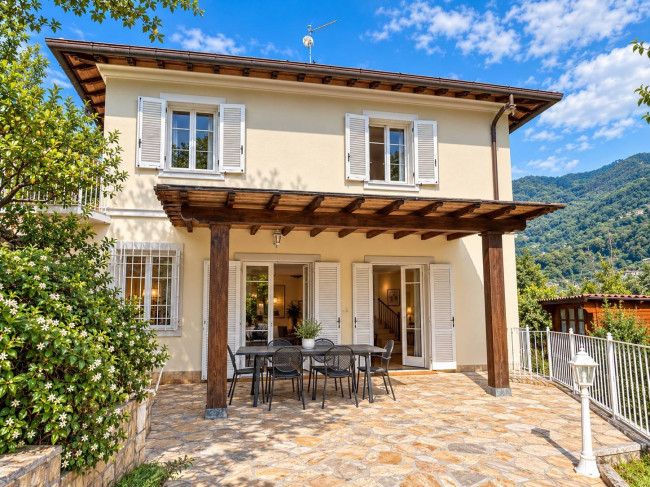 Villa in vendita a Pietrasanta