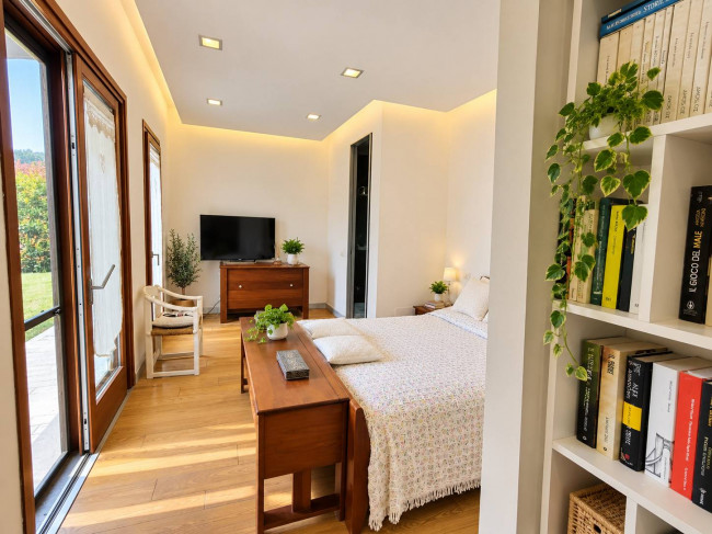 villa indipendente in vendita a Montignoso