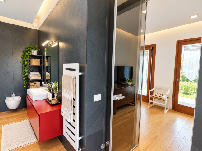 villa indipendente in vendita a Montignoso