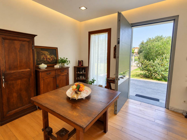 villa indipendente in vendita a Montignoso
