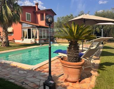 Villa in vendita a Seravezza