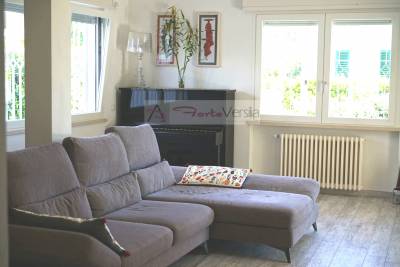 villa indipendente in vendita a Forte dei Marmi