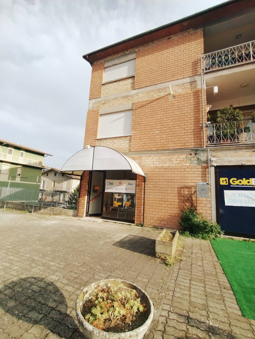Locale Commerciale a Bellante