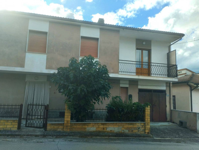 Casa indipendente a Montorio al Vomano