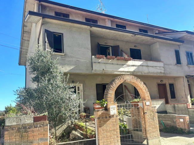 Villette a schiera a Campli