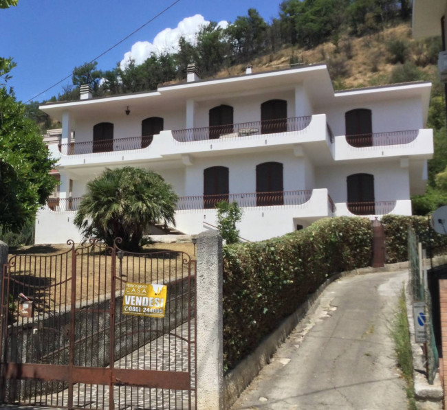 Appartamento Indipendente a Montorio al Vomano