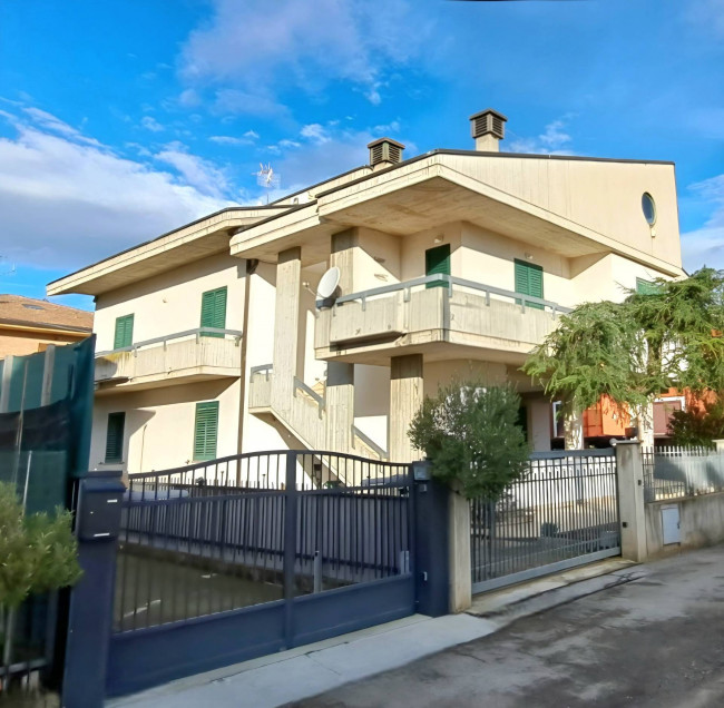 Appartamento Indipendente a Montorio al Vomano