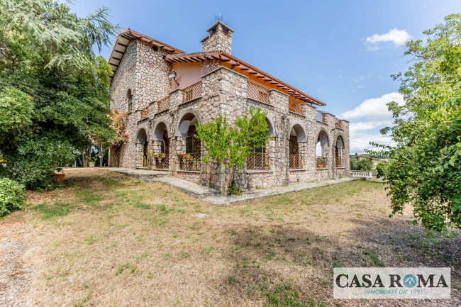 Casale a Fara in Sabina