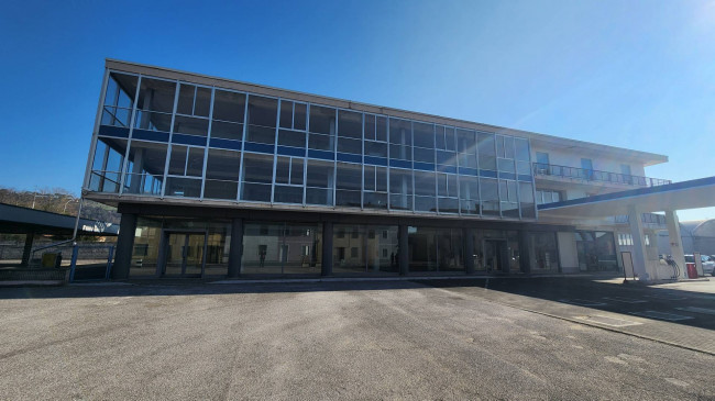 Locale commerciale in Vendita a Cormons