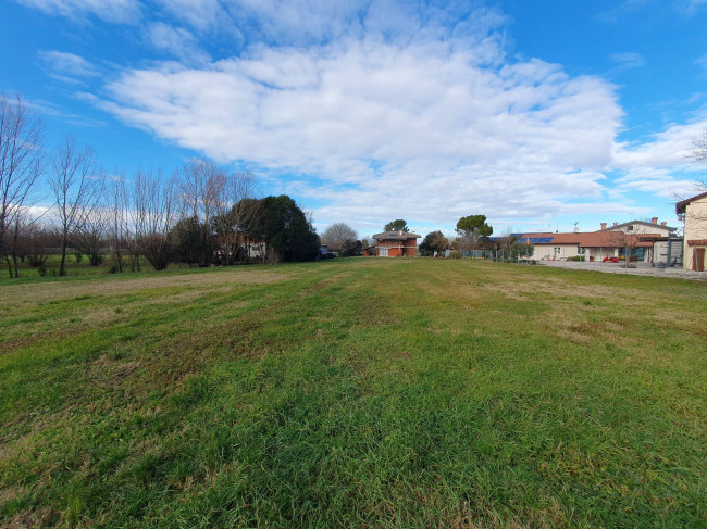 Terreno edificabile in Vendita a Turriaco