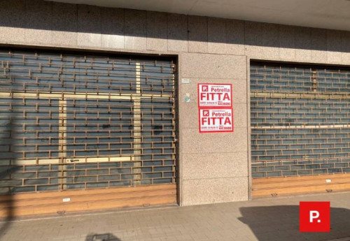 Locale commerciale in affitto a Curti