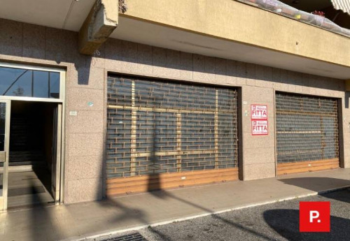 Locale commerciale in affitto a Curti