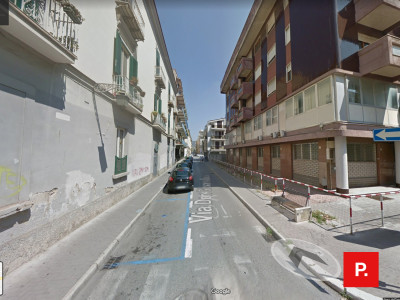 Locale commerciale in affitto a Caserta