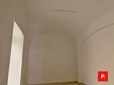 Locale commerciale in affitto a Caserta