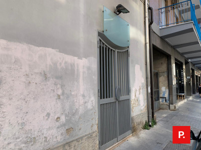 Locale commerciale in affitto a Caserta