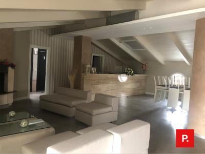 Locale commerciale in affitto a Recale