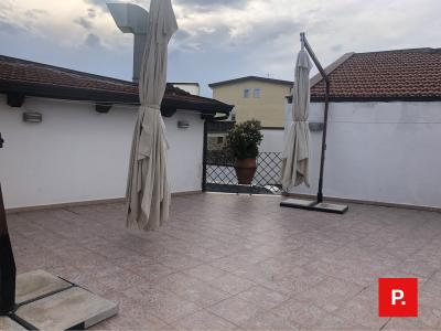 Locale commerciale in affitto a Recale