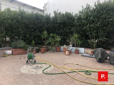 Locale commerciale in affitto a Recale