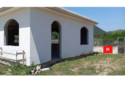 Locale commerciale in vendita a Pontelatone